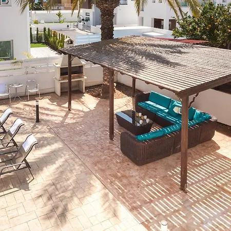 Carolina Villa *
